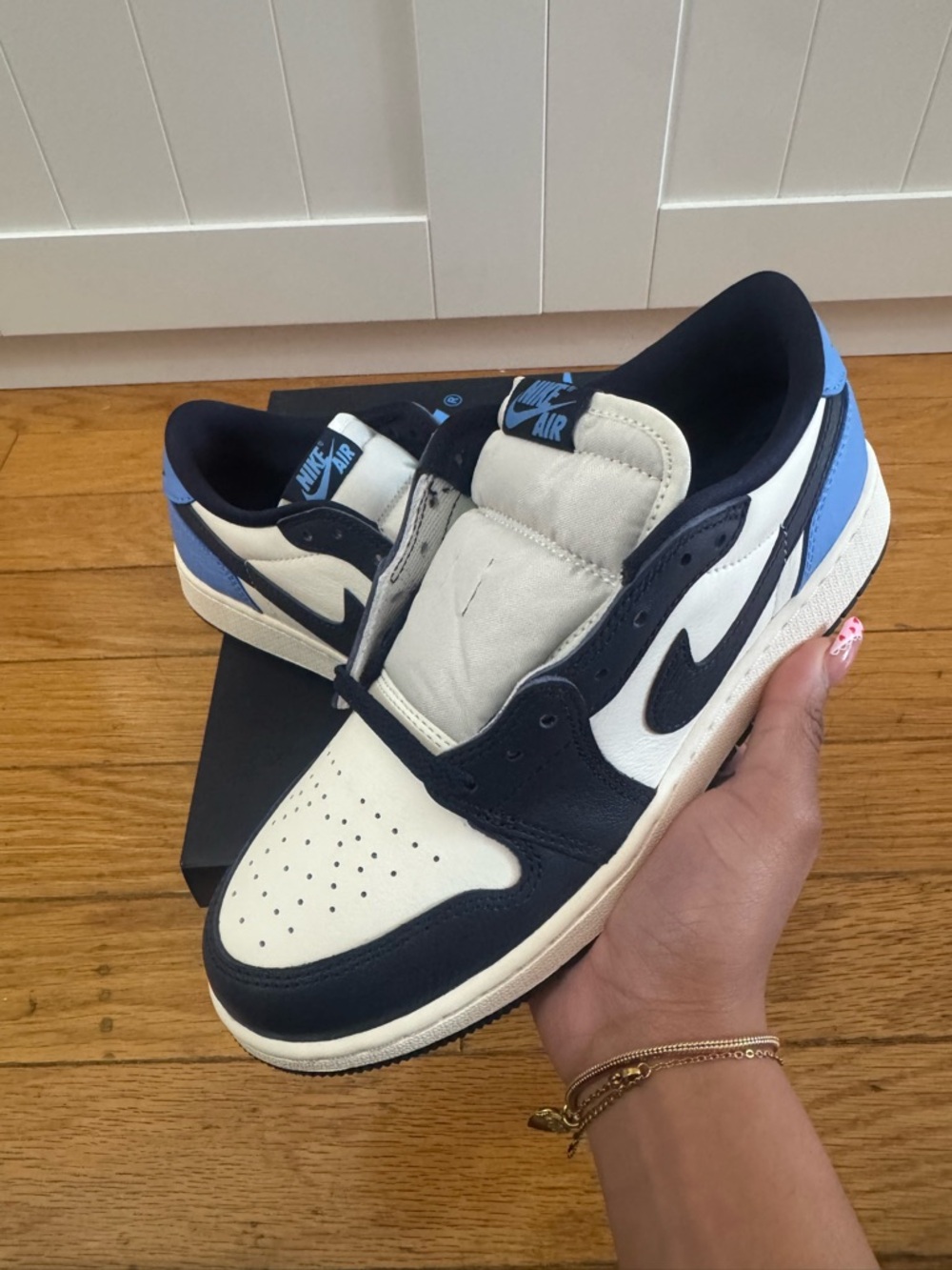 Jordan Retro 1 Low “Obsidian UNC”